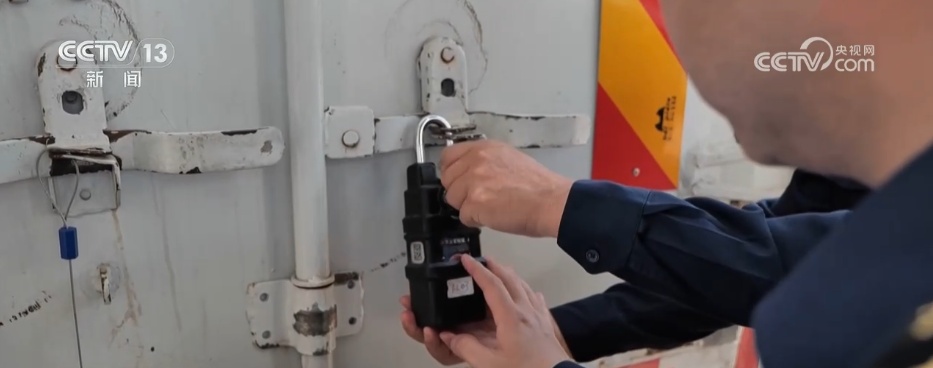 “一车到底” “一锁到底” 闽粤港澳深度合作 提升车辆跨境通关效率 “一车到底” “一锁到底” 闽粤港澳深度合作 提升车辆跨境通关效率