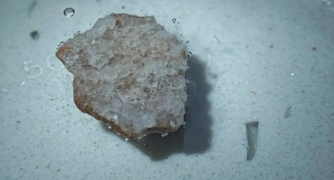 成都踏春挖“水晶”火了！紧急提醒：或涉嫌违法