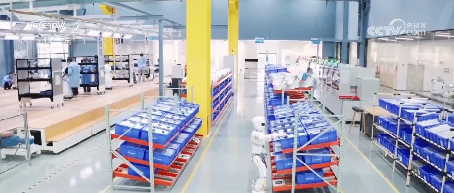 “人工智能+”持续赋能千行百业 “技术红线”促进AI健康发展 “人工智能+”持续赋能千行百业 “技术红线”促进AI健康发展