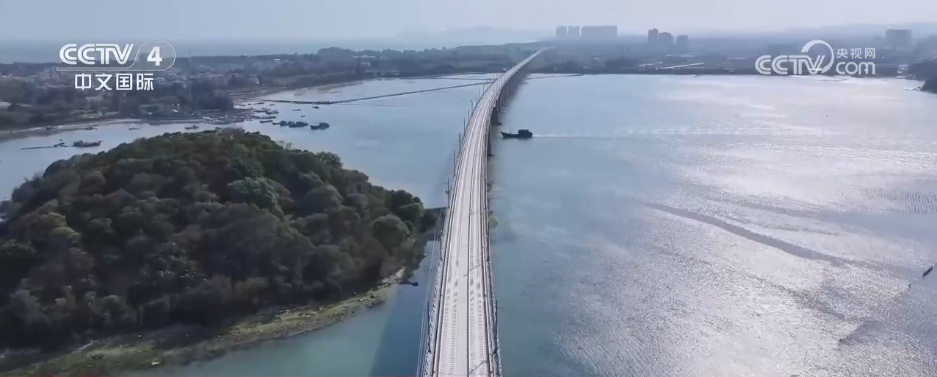 “蛟龙”深潜、“沧渊”下线 多个重大工程捷报频传 展现中国制造“硬核”实力