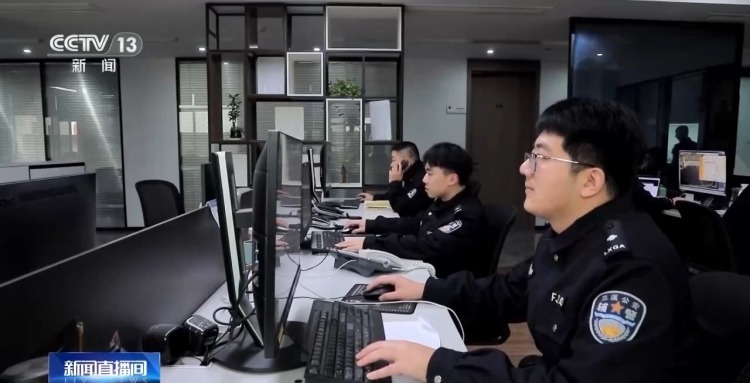 电饭煲打车“送钱” 这场“秘密交易”被民警两次拦截