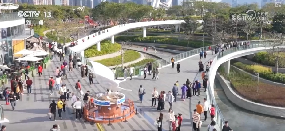 天鹅、梅花鹿、绿植……“公园+商业”凭实力圈粉 释放消费“新”潜力