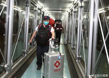 中国首个救援航班抵达缅甸 中国首个救援航班抵达缅甸