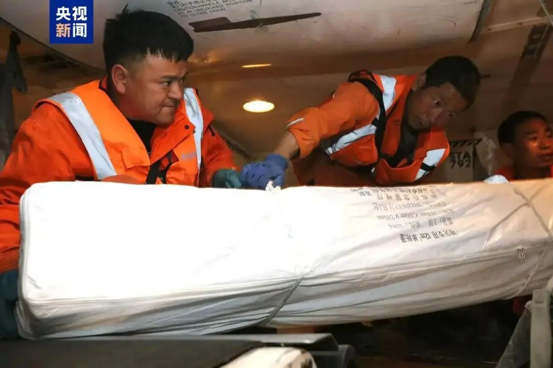 已致1002人死亡！中国救援队赶赴缅甸地震灾区