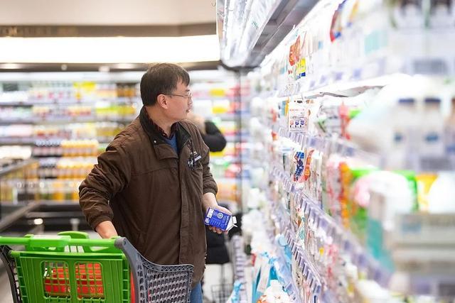 食品过期一两天，还能吃吗？这一种情况劝你扔掉！