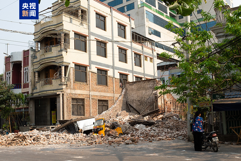 缅甸强震致道路桥梁受损严重 灾区通信中断 中方紧急驰援 缅甸强震致道路桥梁受损严重 灾区通信中断 中方紧急驰援