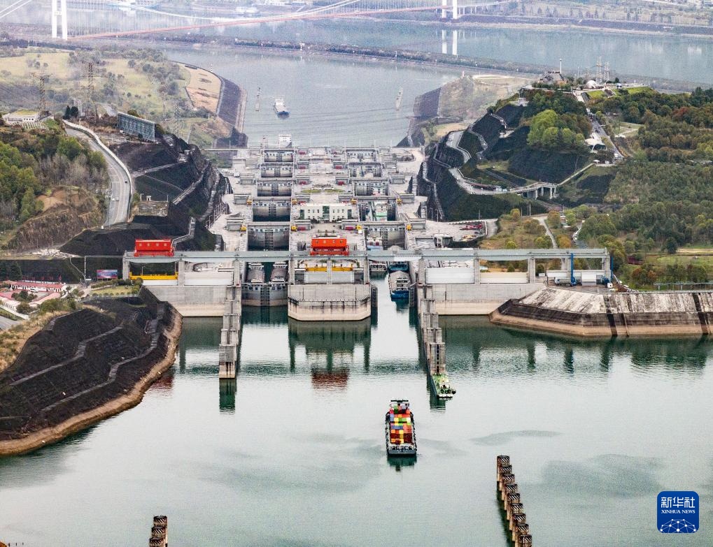 三峡船闸累计货运量达22亿吨 三峡船闸累计货运量达22亿吨