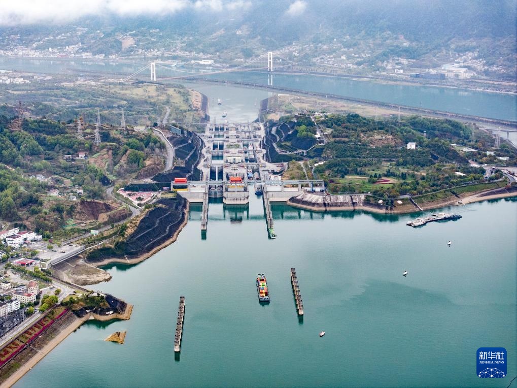 三峡船闸累计货运量达22亿吨 三峡船闸累计货运量达22亿吨