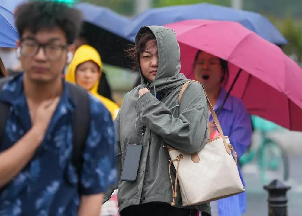阴冷持续，广东人的羽绒服再次上岗！下周或能穿回短袖？清明假期天气→