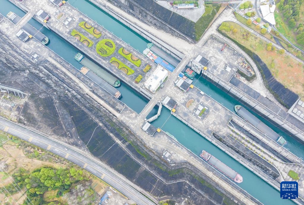 三峡船闸累计货运量达22亿吨 三峡船闸累计货运量达22亿吨