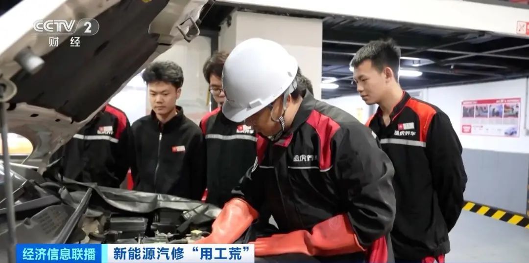 月薪能到2万元,但招不到人!这类人,很缺→ 月薪能到2万元,但招不到人!这类人,很缺→