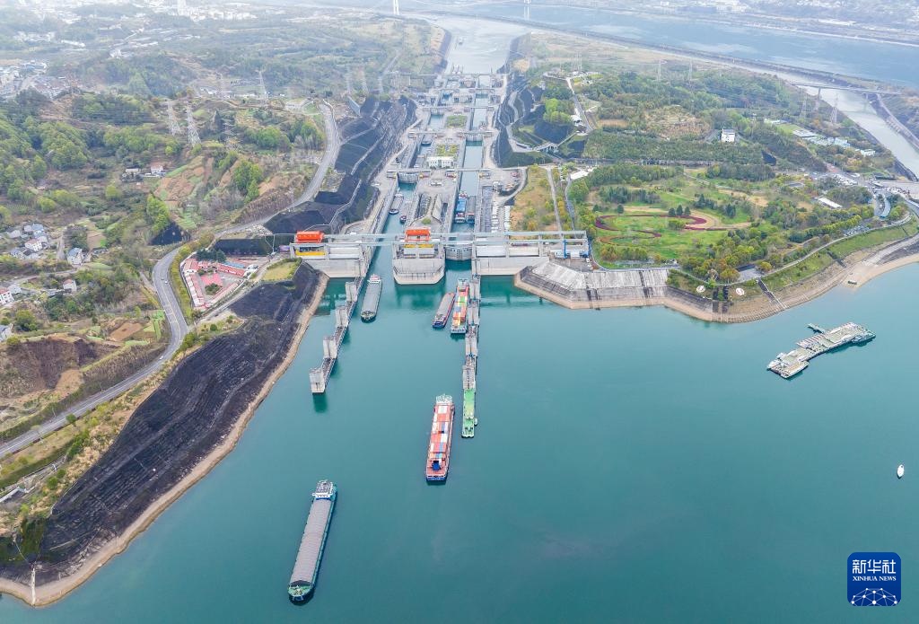 三峡船闸累计货运量达22亿吨 三峡船闸累计货运量达22亿吨