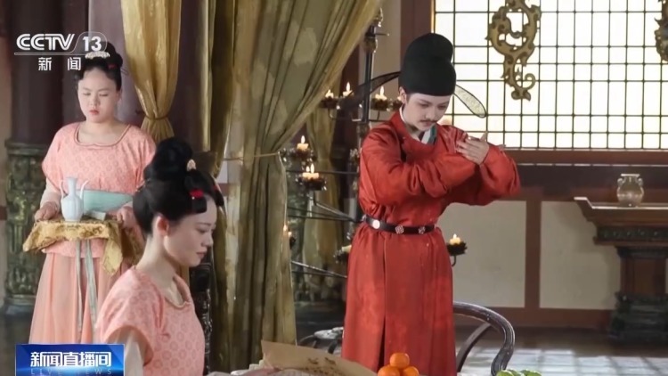 横店如何变“竖店”?微短剧创作火热 一季度接待超600个剧组 横店如何变“竖店”?微短剧创作火热 一季度接待超600个剧组