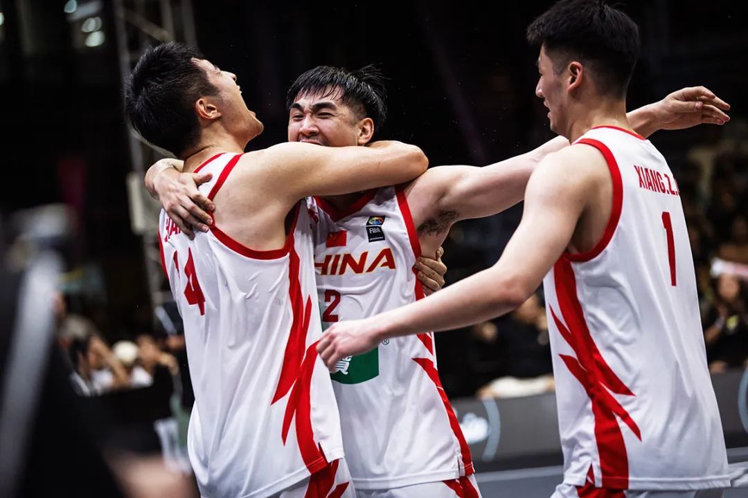 创最好成绩!中国男子三人篮球队夺亚洲杯亚军 创最好成绩!中国男子三人篮球队夺亚洲杯亚军