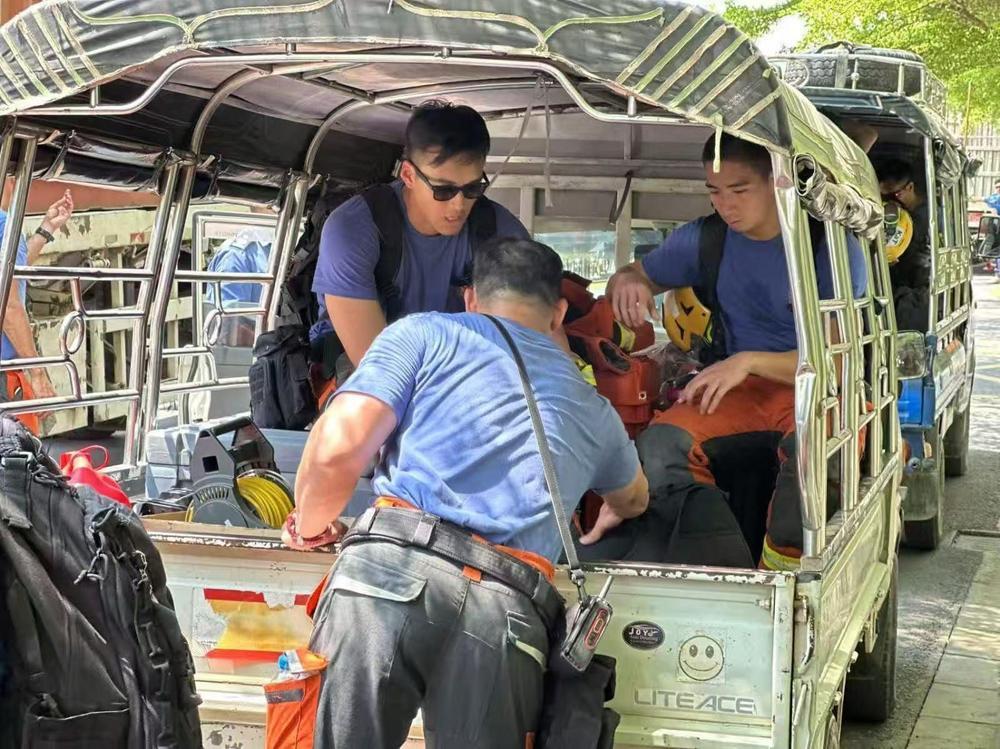 驰援缅甸 中国香港特区救援队在灾区持续搜救