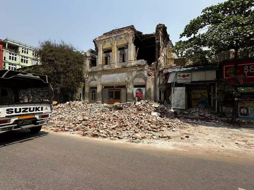 驰援缅甸 中国香港特区救援队在灾区持续搜救