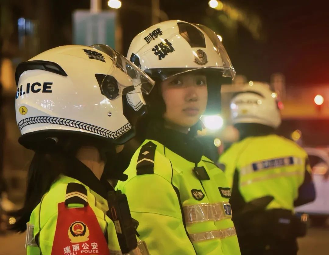 这位“00后”女辅警被通报表扬！
