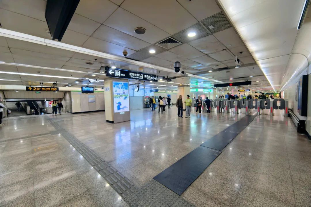 别再绕路了！上海这个"网红"地铁换乘站，可以直通知名商场了