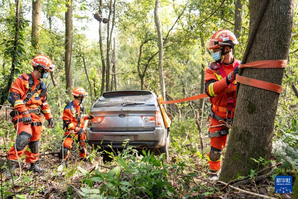 长沙消防开展地质灾害救援演练 长沙消防开展地质灾害救援演练
