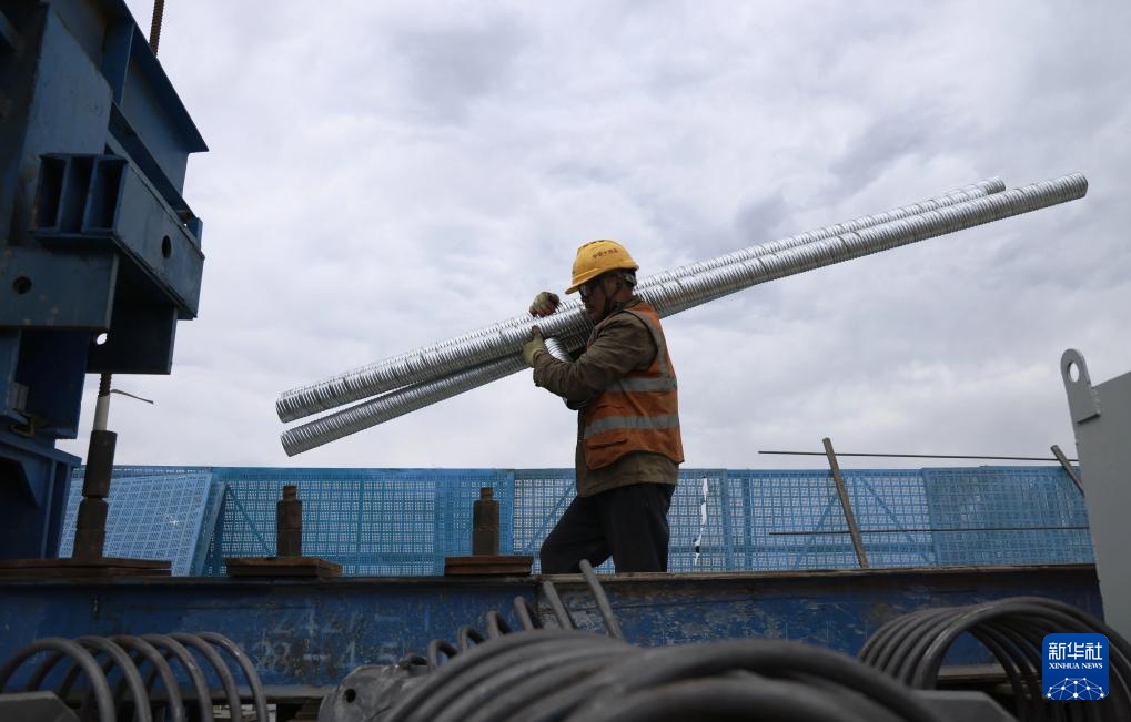 雄忻高铁连续梁施工“加速跑” 雄忻高铁连续梁施工“加速跑”