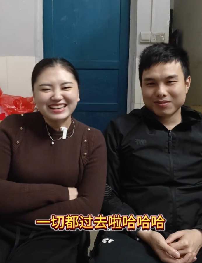 恭喜！肥娟小吃夫妇10月底办婚礼，女儿惊了：我爸妈要结婚？