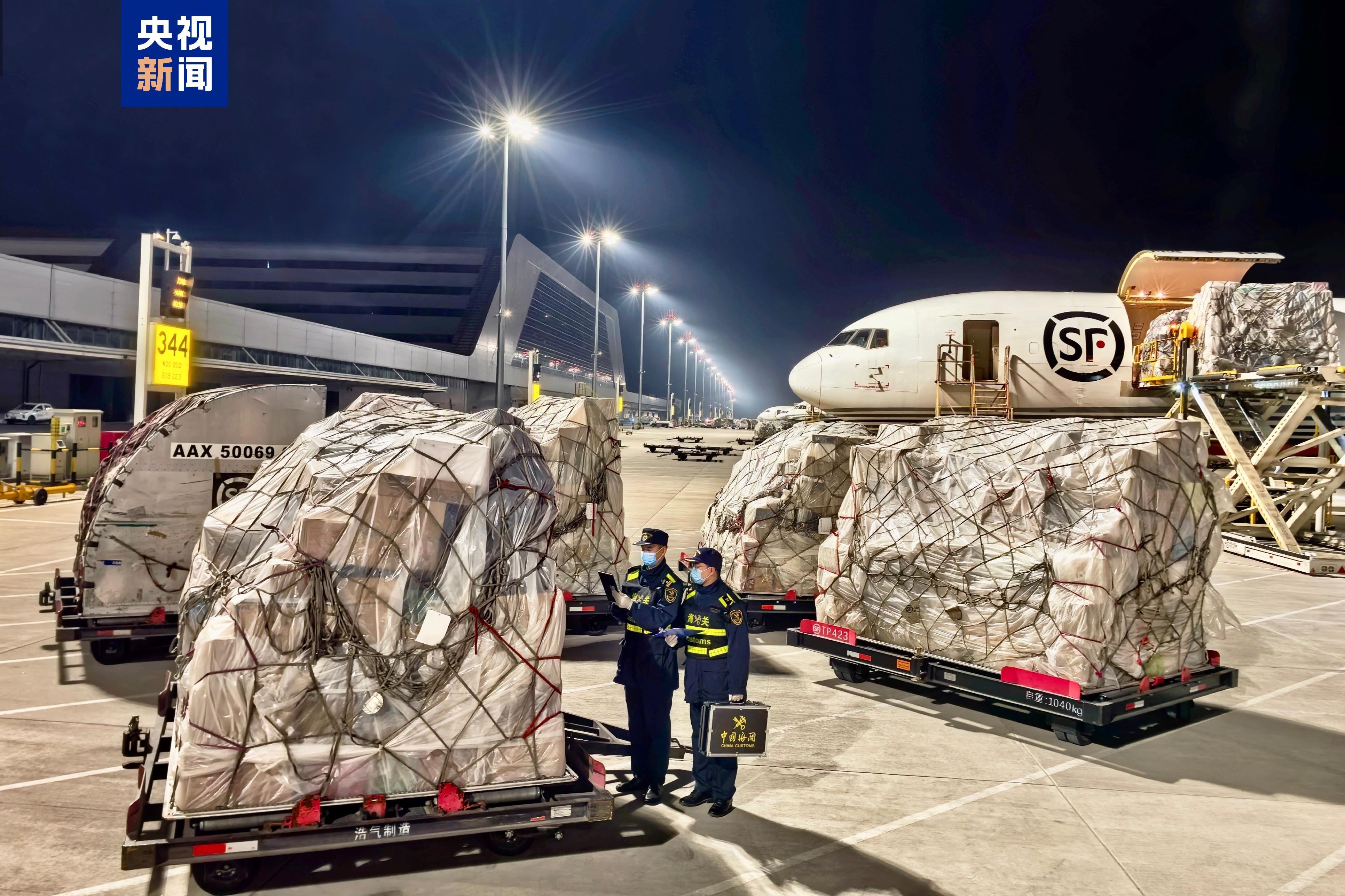 亚洲首个专业货运枢纽机场进出境航班突破1万架次