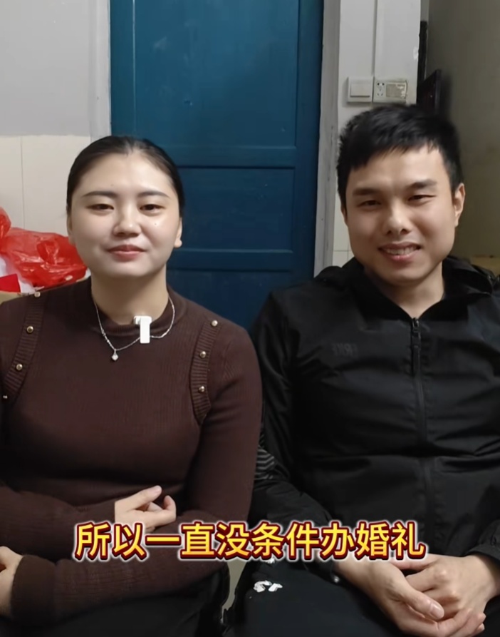 恭喜！肥娟小吃夫妇10月底办婚礼，女儿惊了：我爸妈要结婚？
