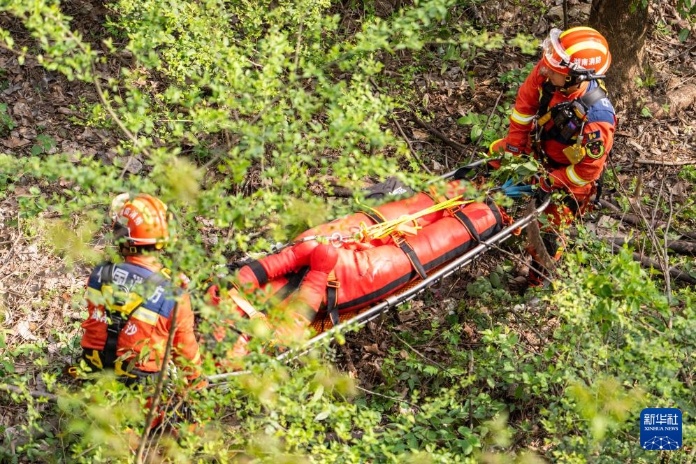 长沙消防开展地质灾害救援演练 长沙消防开展地质灾害救援演练