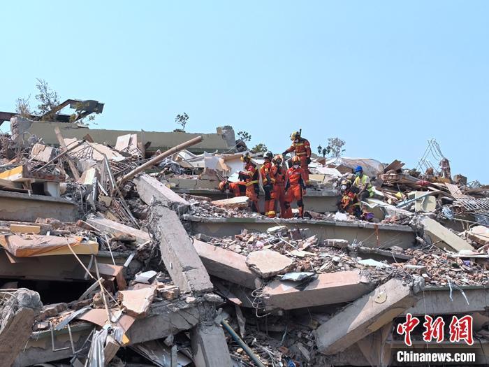 中国救援队联合中国香港特区救援队开展联合搜救 中国救援队联合中国香港特区救援队开展联合搜救