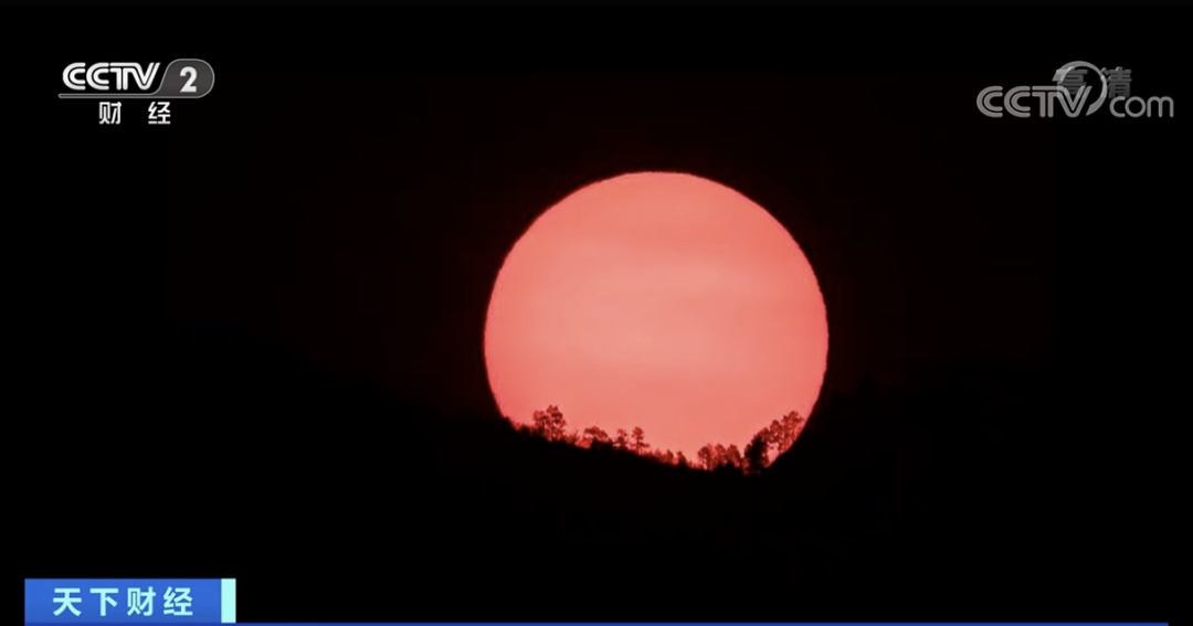 云南“血红太阳”刷屏，网友吵翻！专家分析来了→
