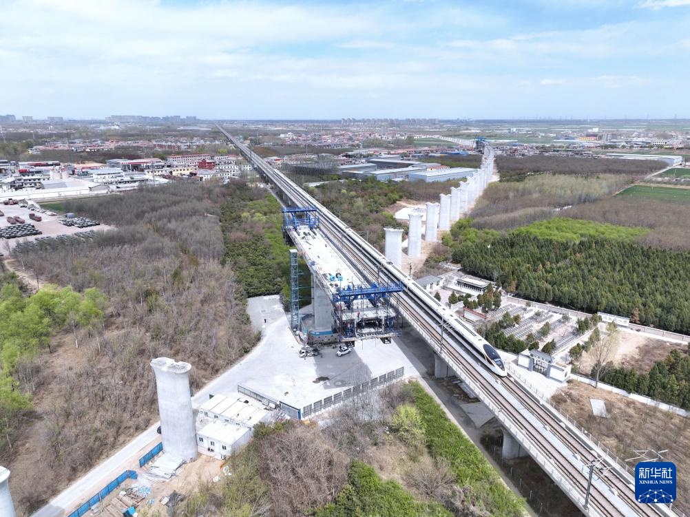 雄忻高铁连续梁施工“加速跑” 雄忻高铁连续梁施工“加速跑”