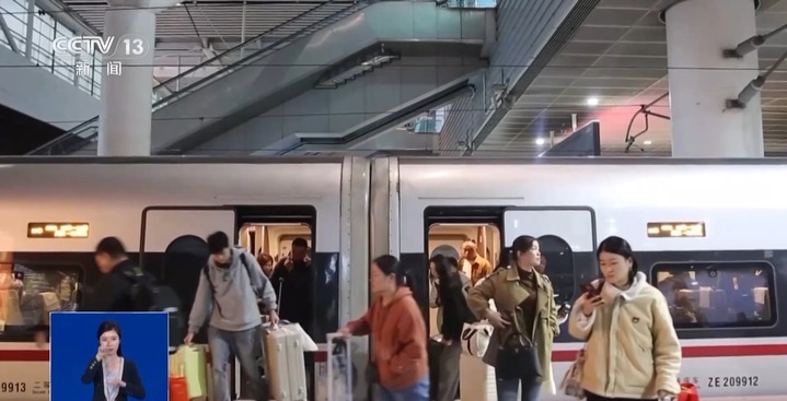 醉酒滋事、脱鞋放脚 高铁上遇不文明行为可这样维权 醉酒滋事、脱鞋放脚 高铁上遇不文明行为可这样维权