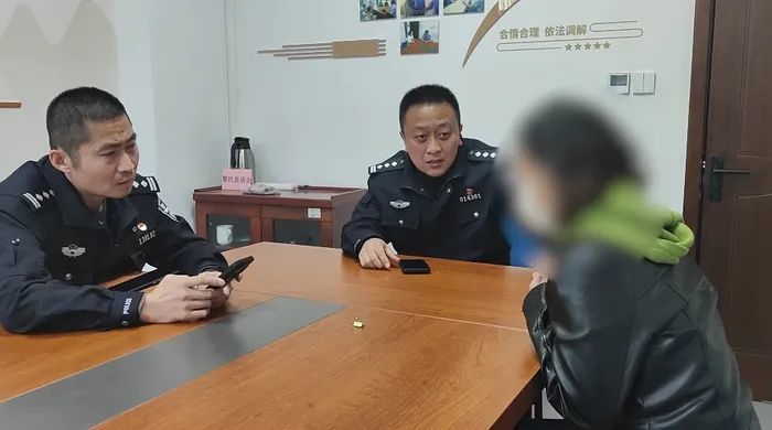 逃犯刘某在济南落网！“接头”受害女子轨迹被掌握，警方现场清点出32.5万元现金