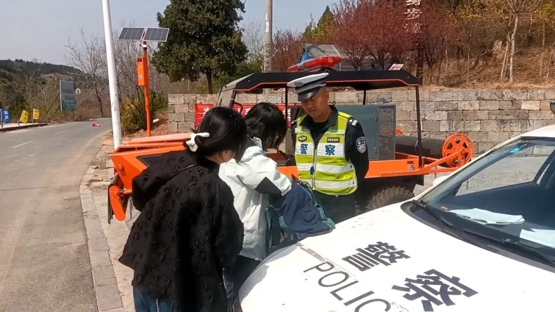 群众丢失重要资料 心急如焚 焦作交警1小时找回 温暖民心