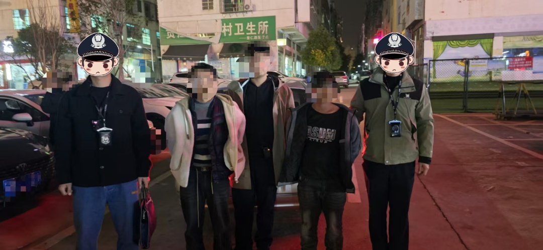 四男子盗窃1.6元，刑拘！