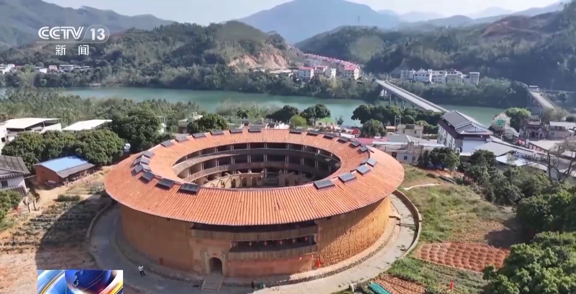 文化中国行丨解码福建土楼 鹅卵石墙角竟是防盗“黑科技”