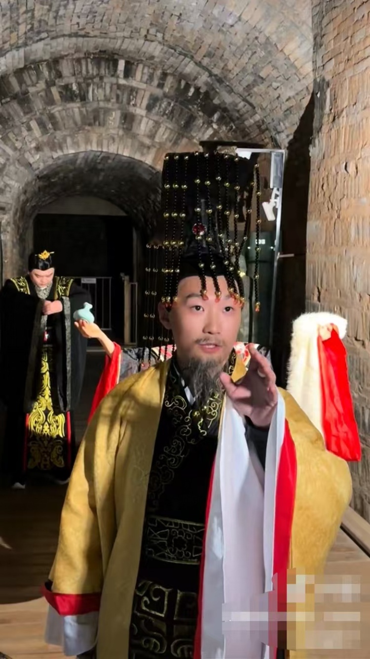 洛阳把剧本杀搬到了古墓里？博物馆：不算剧本杀，但可与NPC互动赚银票