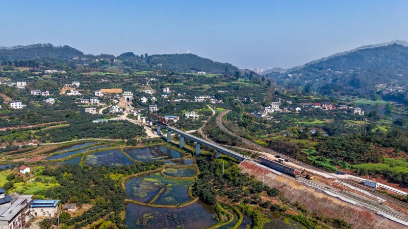 架梁过半！四川这条铁路计划年内通车