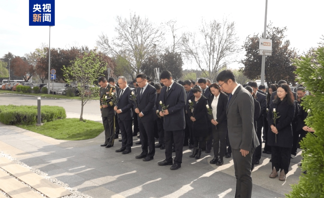 中使馆缅怀北约轰炸中牺牲的3位烈士