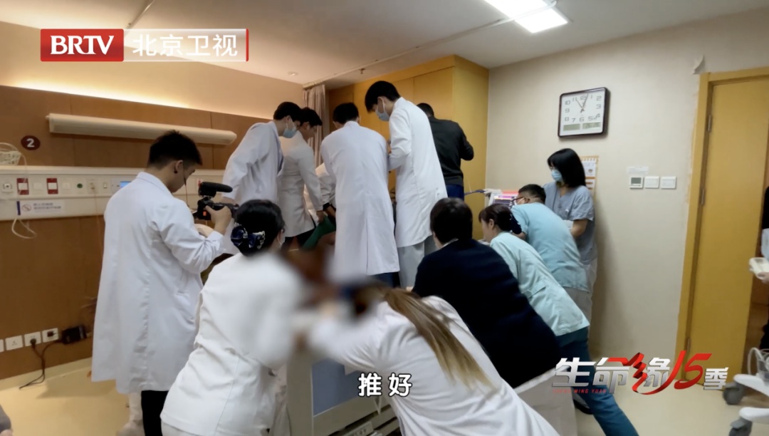 中国第一胖！718.8斤小伙入院抢救，55天减到489斤