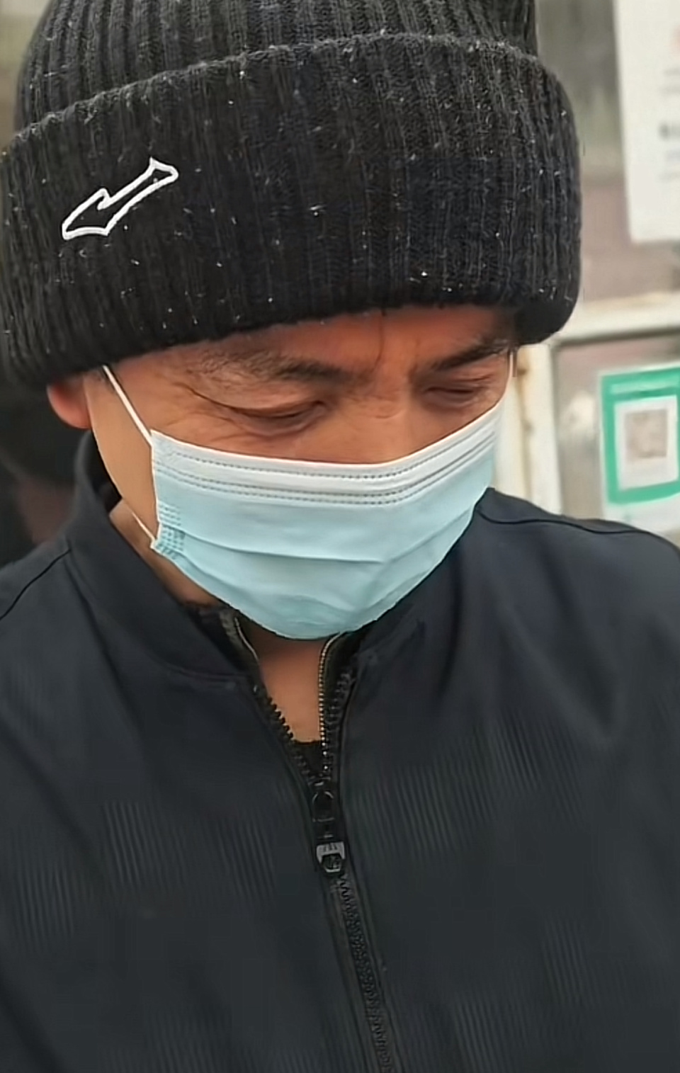 早餐车刮花百万豪车,老板当场“傻眼”!车主:不想占他便宜,只要15个鸡蛋饼 早餐车刮花百万豪车,老板当场“傻眼”!车主:不想占他便宜,只要15个鸡蛋饼