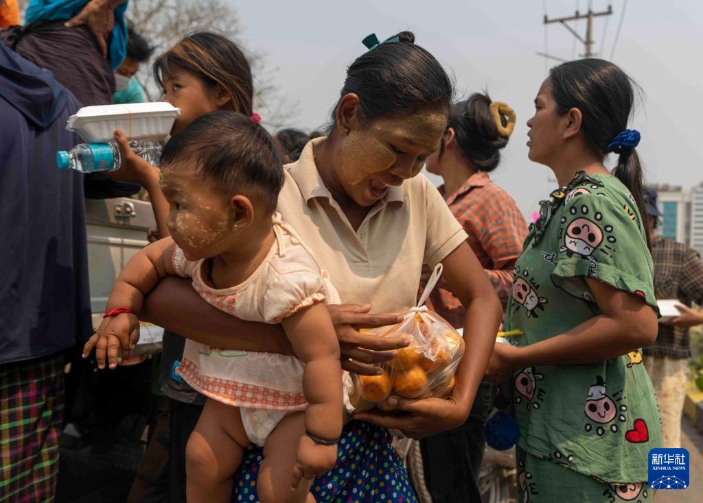 走进缅甸震后灾民安置点 走进缅甸震后灾民安置点