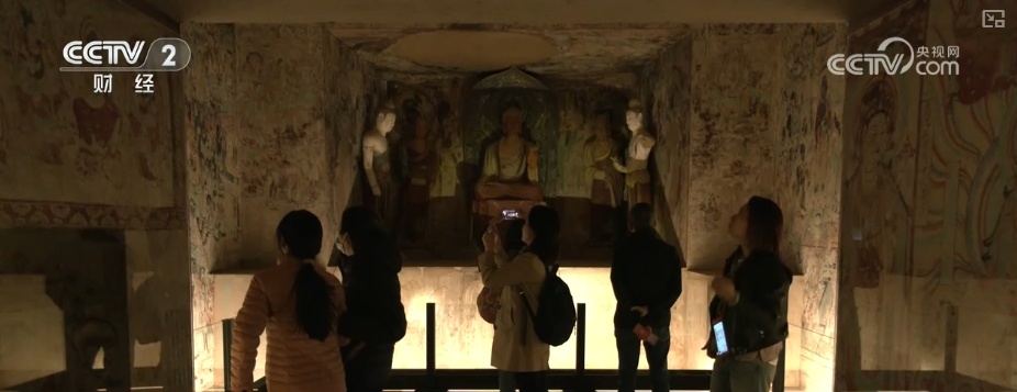 “文化+消费+科技”创新消费场景 “家门口”观展成百姓休闲好选择 “文化+消费+科技”创新消费场景 “家门口”观展成百姓休闲好选择