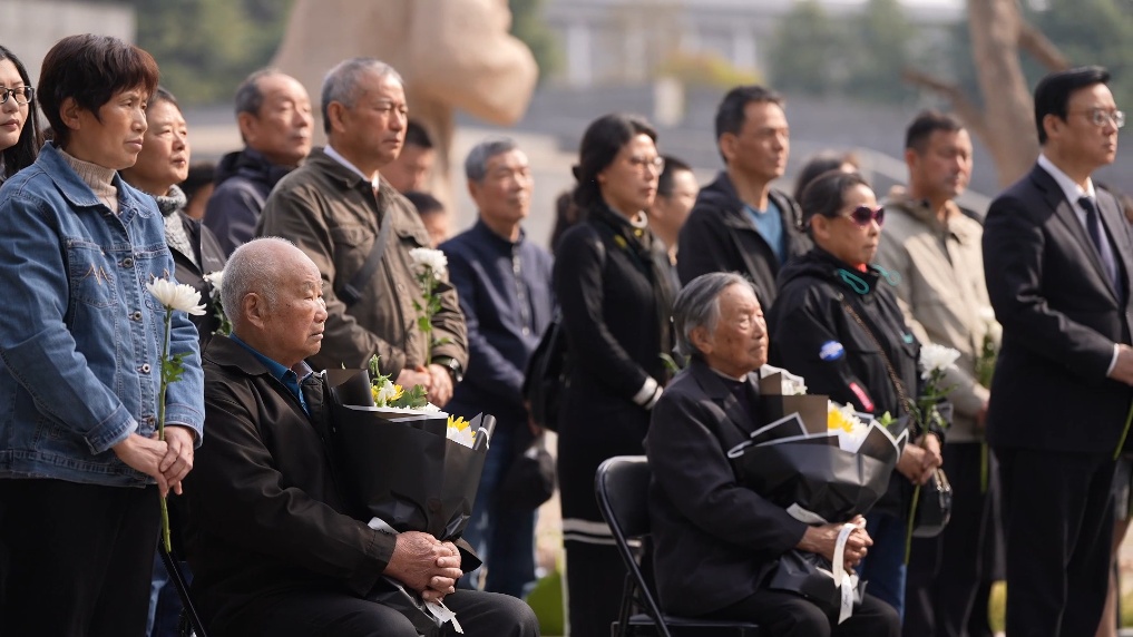 南京大屠杀死难者清明祭 幸存者仅剩28人