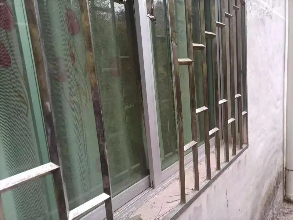4男子盗窃1.6元被刑拘，警方回应