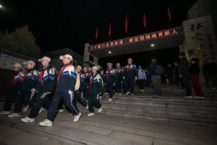 全网刷屏！网友：热血沸腾……
