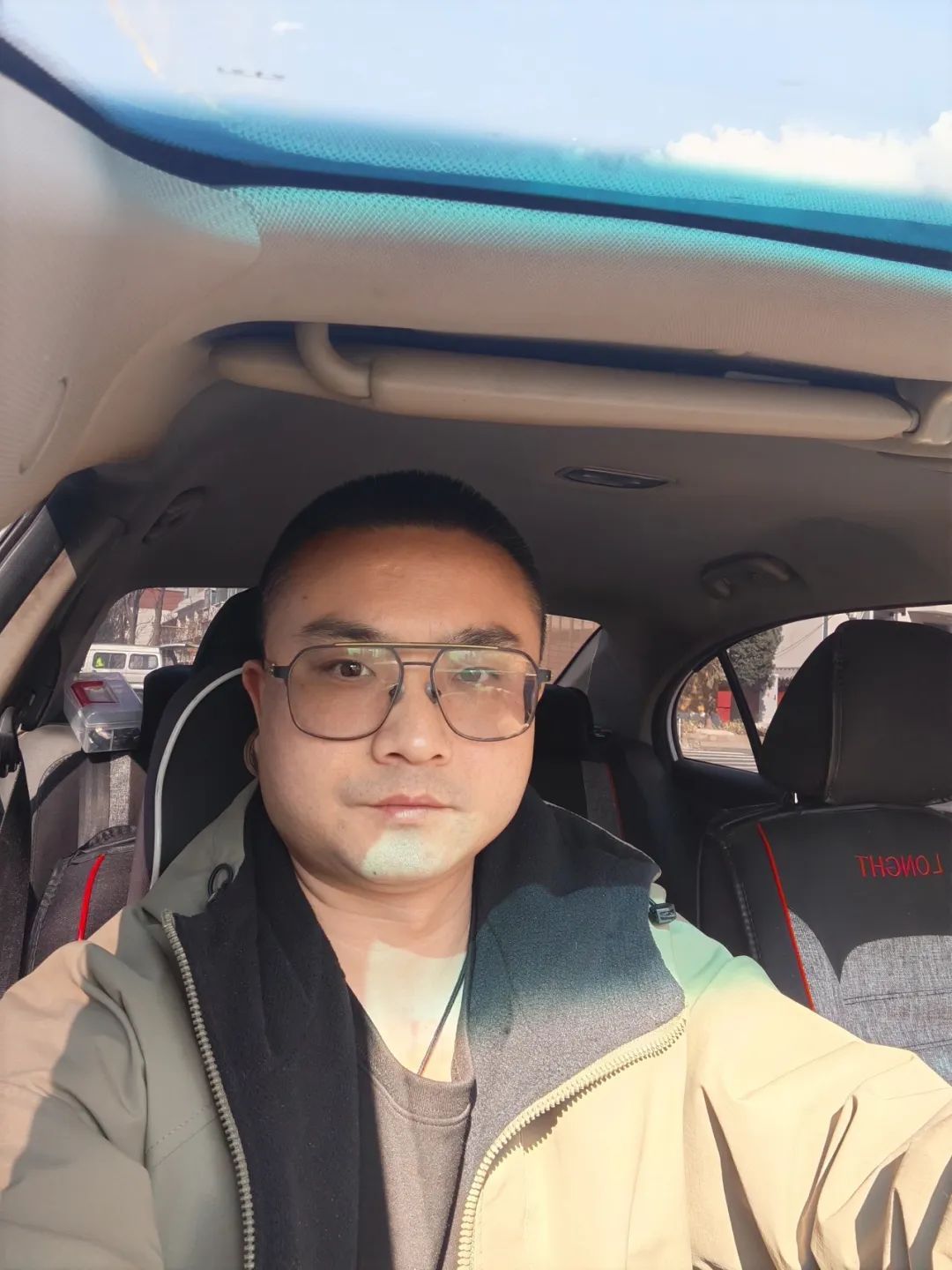 超治愈!网约车上有个“解忧留言本” 超治愈!网约车上有个“解忧留言本”