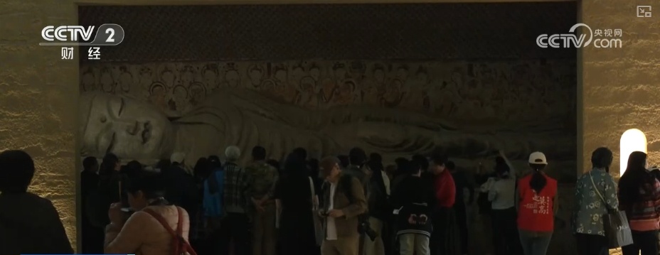 “文化+消费+科技”创新消费场景 “家门口”观展成百姓休闲好选择 “文化+消费+科技”创新消费场景 “家门口”观展成百姓休闲好选择