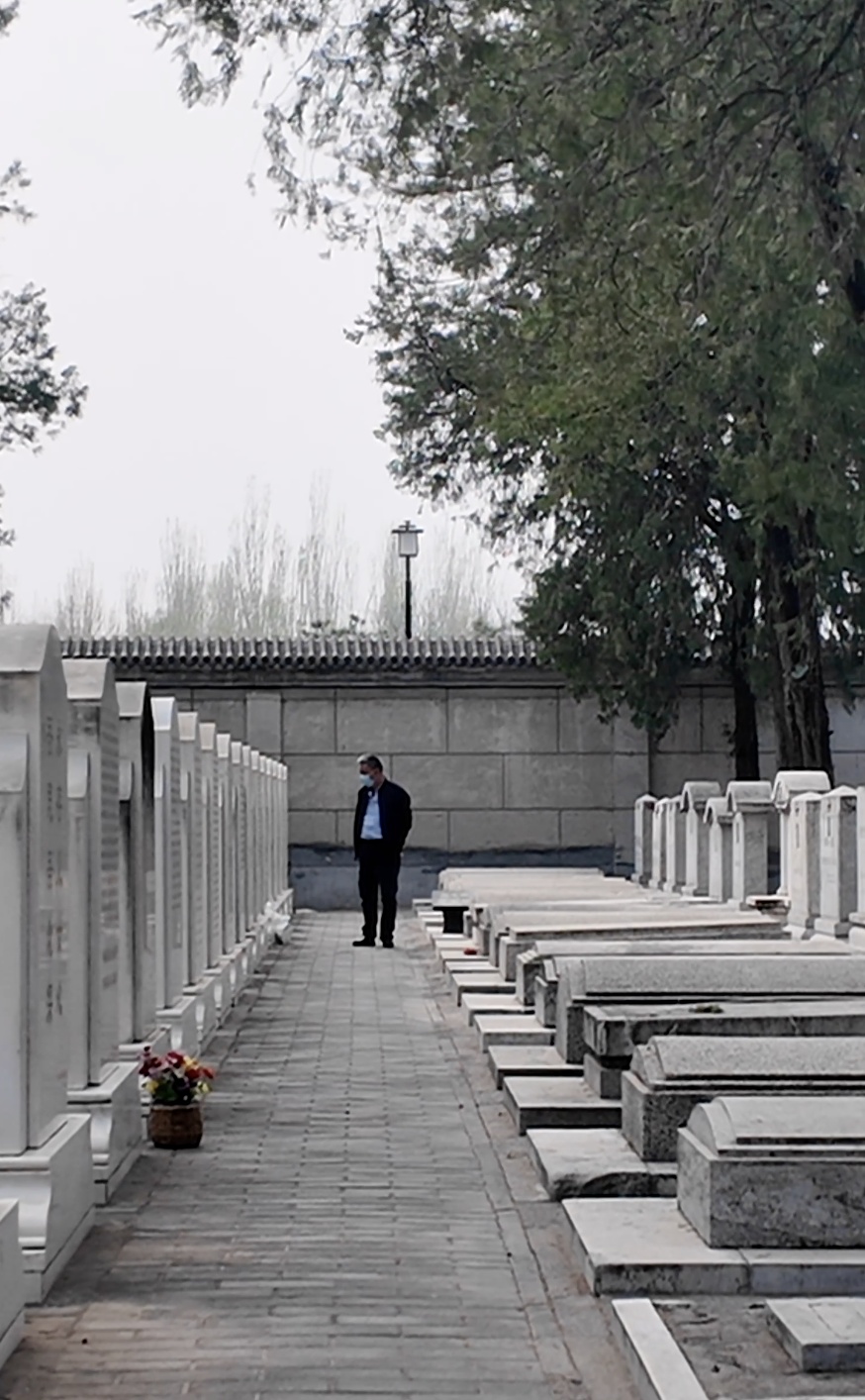 “妈妈,为什么给烈士爷爷送坚果?”母亲的答案令人泪目…… “妈妈,为什么给烈士爷爷送坚果?”母亲的答案令人泪目……