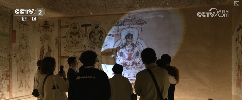 “文化+消费+科技”创新消费场景 “家门口”观展成百姓休闲好选择 “文化+消费+科技”创新消费场景 “家门口”观展成百姓休闲好选择